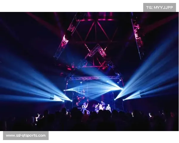 夜场比赛灯光故障，延迟15分钟恢复