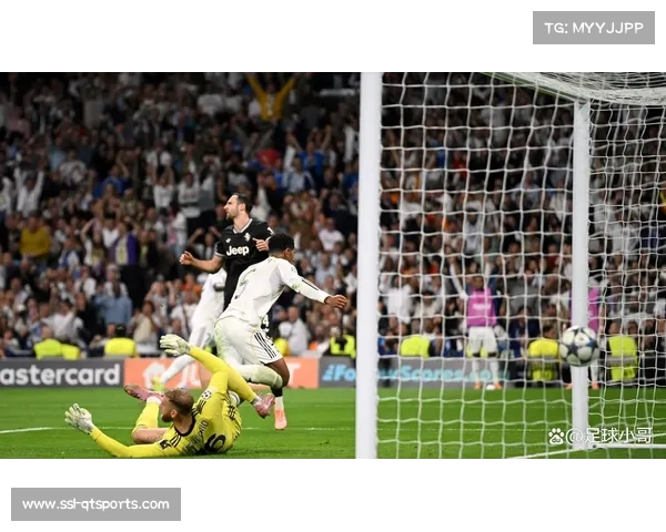 伯纳乌球场贝林厄姆一瘸一拐离场，手捂受伤部位泪洒赛场